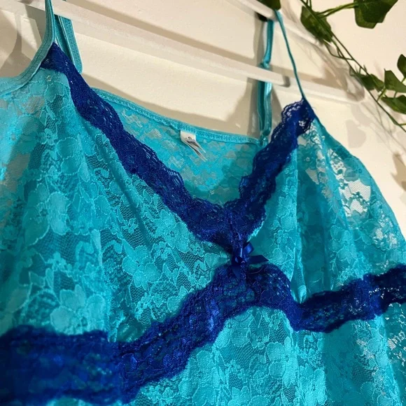 Lace blue slip dress - Picture 3 of 3
